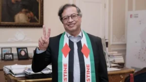 الرئيس الكولومبي يأمر بإرسال الذهب المصادر لغزة ويقترح تشكيل جيش دولي لإعادة إعمار القطاع